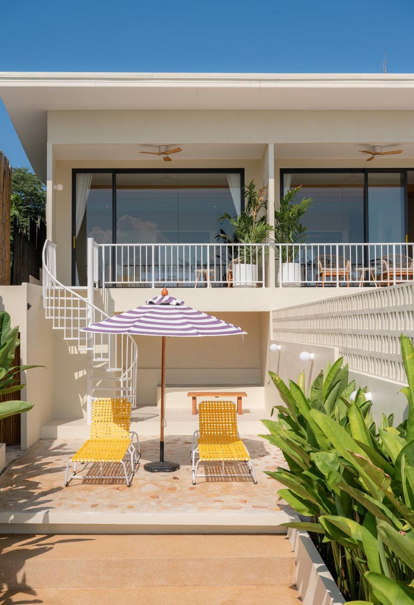 Deluxe Double Room with Balcony and Sea View